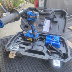 KOBALT XTR 24-VOLT 1/2-IN KEYLESS BRUSHLESS CORDLESS DRILL 1-BATTERY AND CHARGER INCLUDED AND HARD CASE 