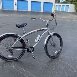 Genesis GX7 29” lightweight Aluminum Cruiser Bike. Like New ! SHINEY!