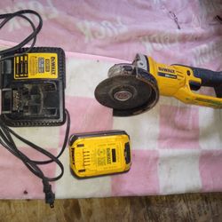 DeWalt Grinder With Battery And Battery Charger