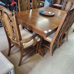 Vintage Dining table set for 6! Read description