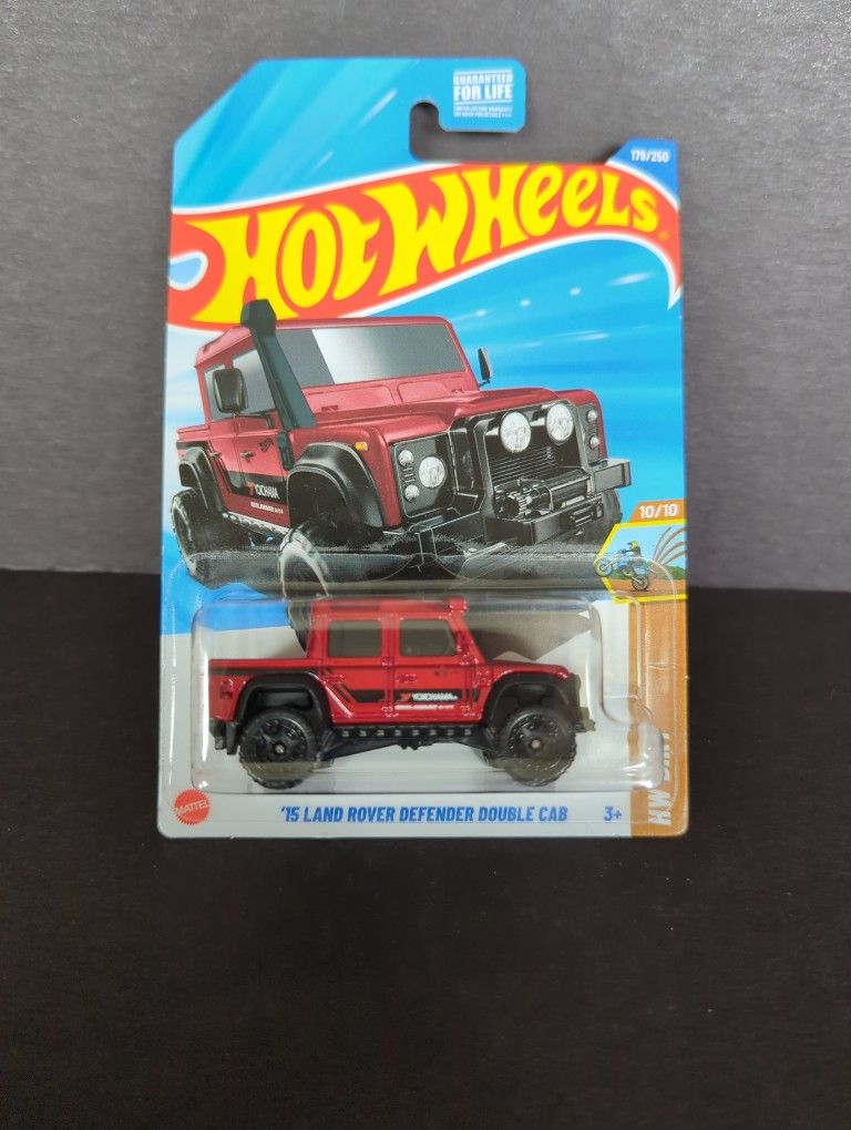 Hot Wheels Dirt '15 Land Rover Defender Double Cab