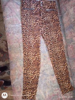 ZARA   SIZE SMALL LEOPARD PRINT STRETCH WOMEN'S PANTS