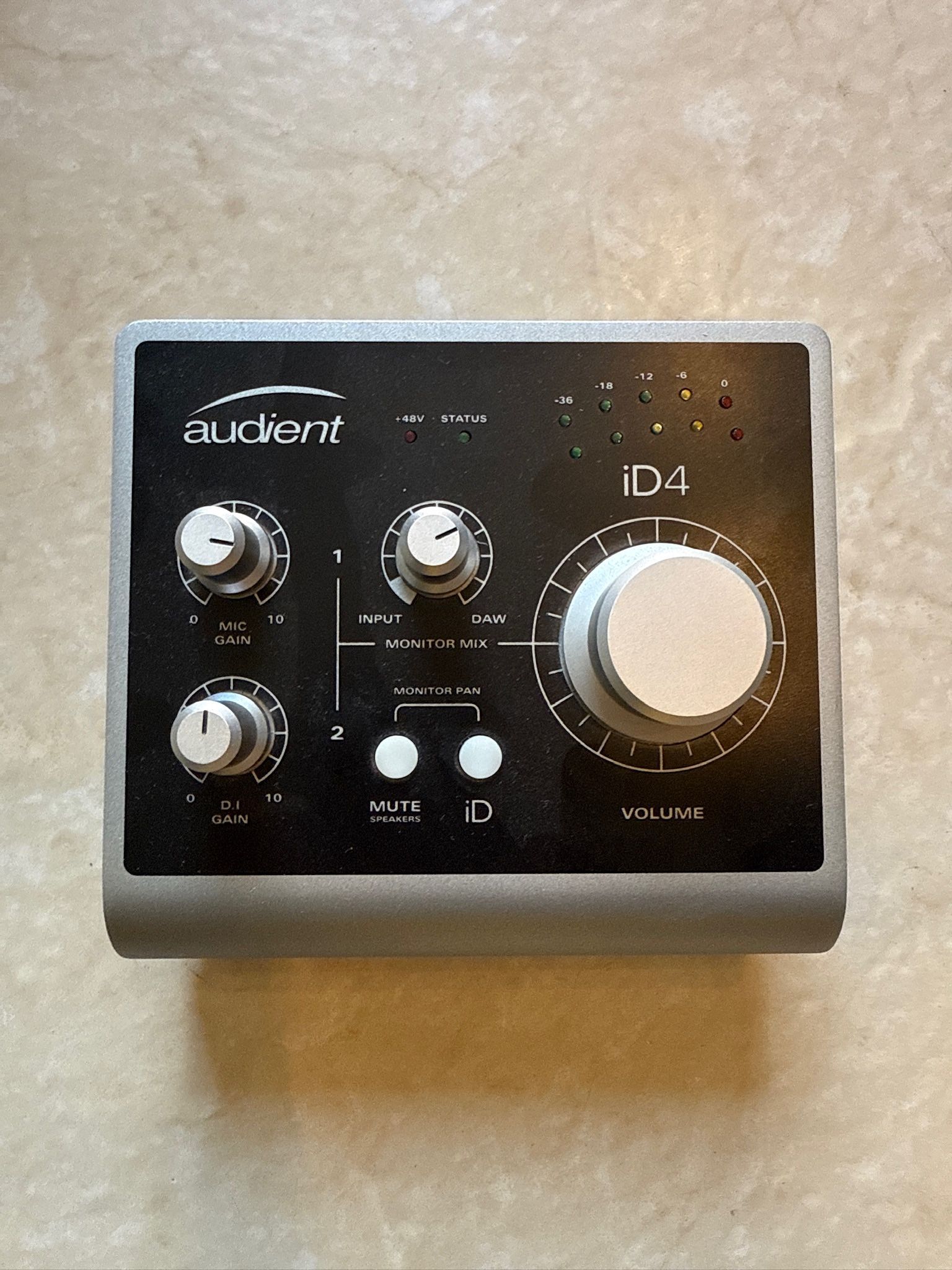 Audient Id4 Interface