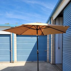 9 Feet Aluminum Table Umbrella With  Crank And Push Button Tilt NewBrand New in the box 