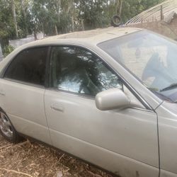  98 Lexus  300