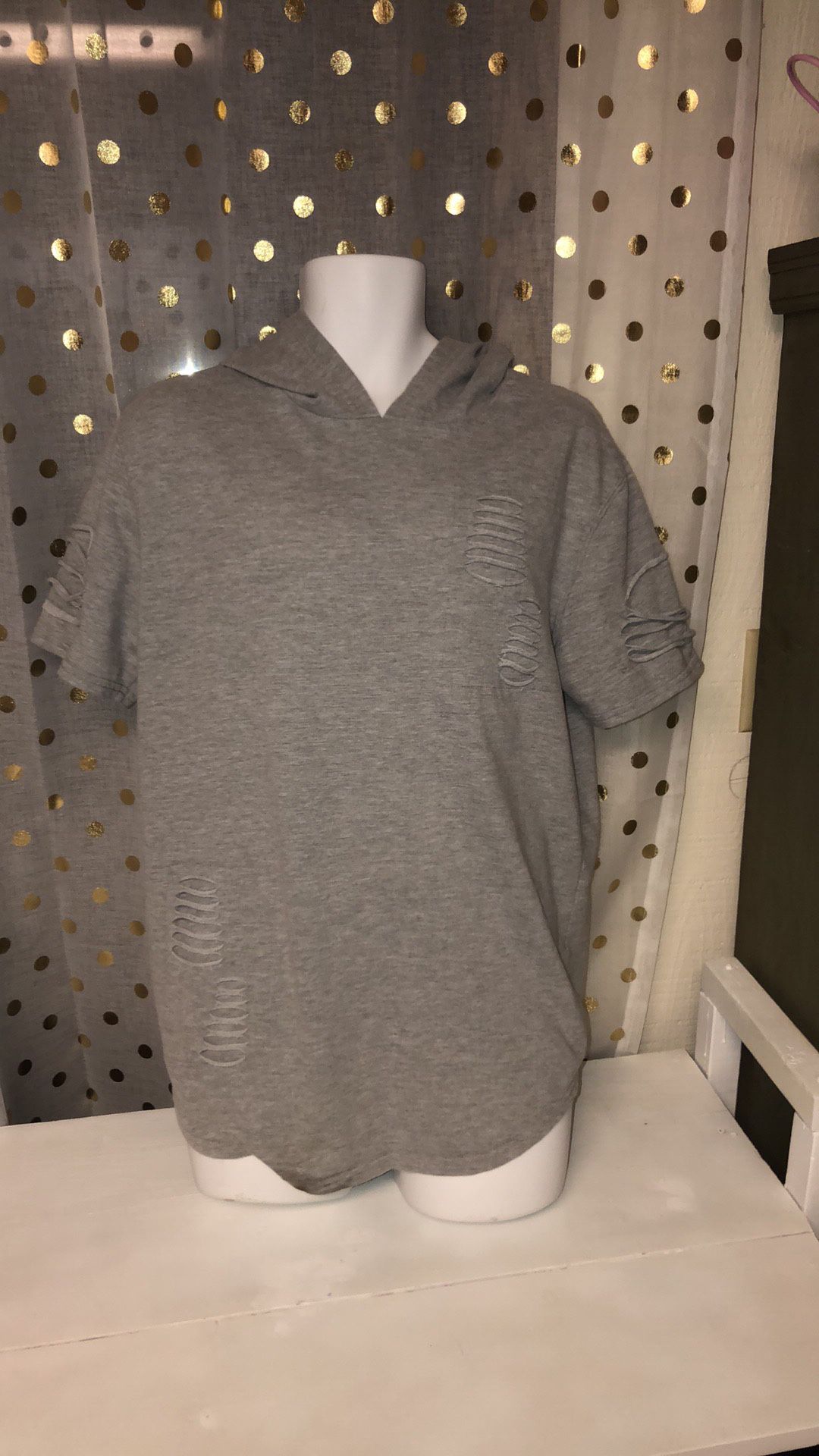 Men’s size large Carbon ripped look grey hoodie shirt