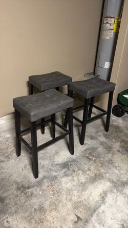 3 grey and black bar stools great condition