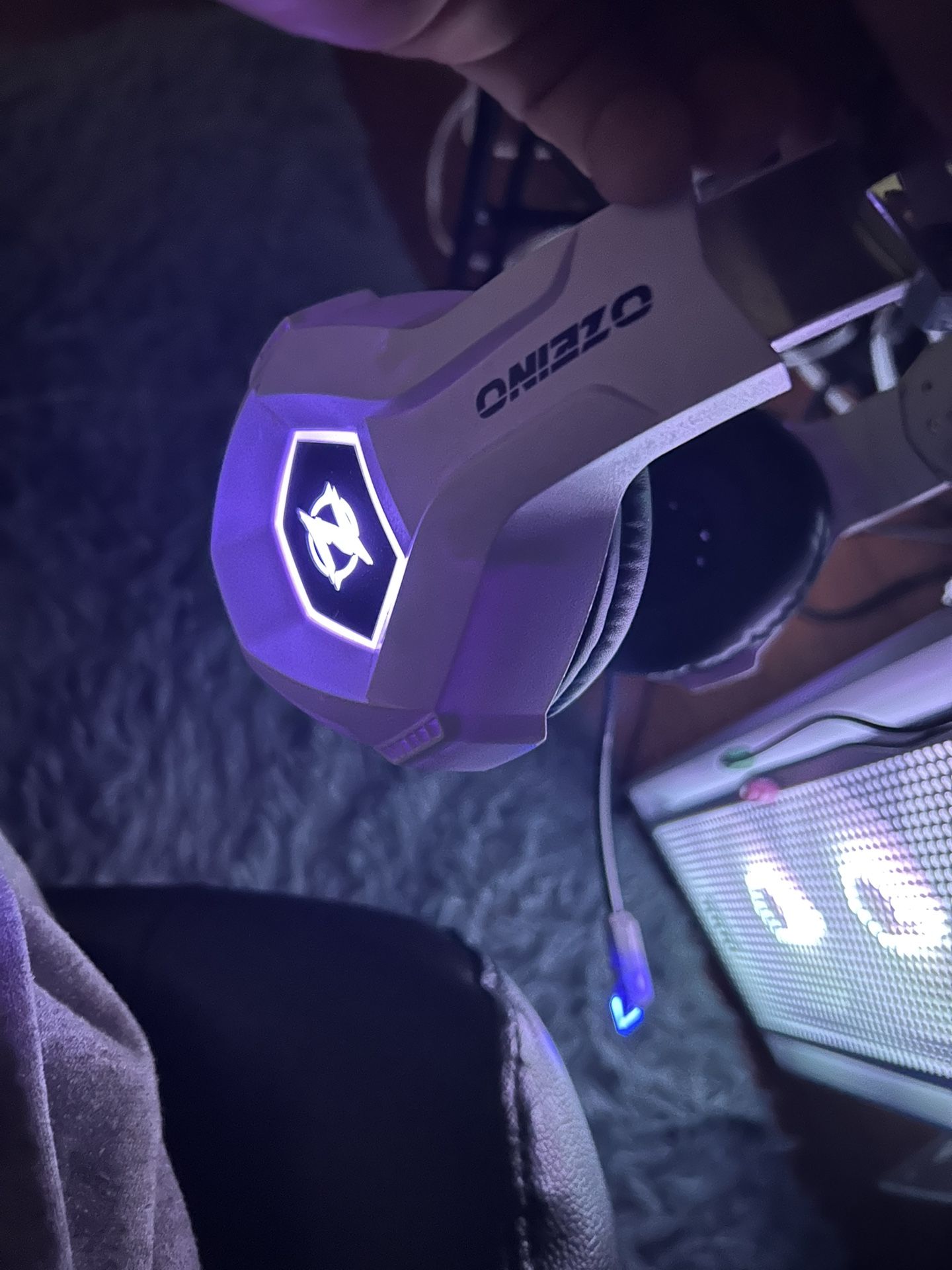 ONIKUMA / OZEINO RGB Gaming Headset with Mic – White, PC / PS / Xbox