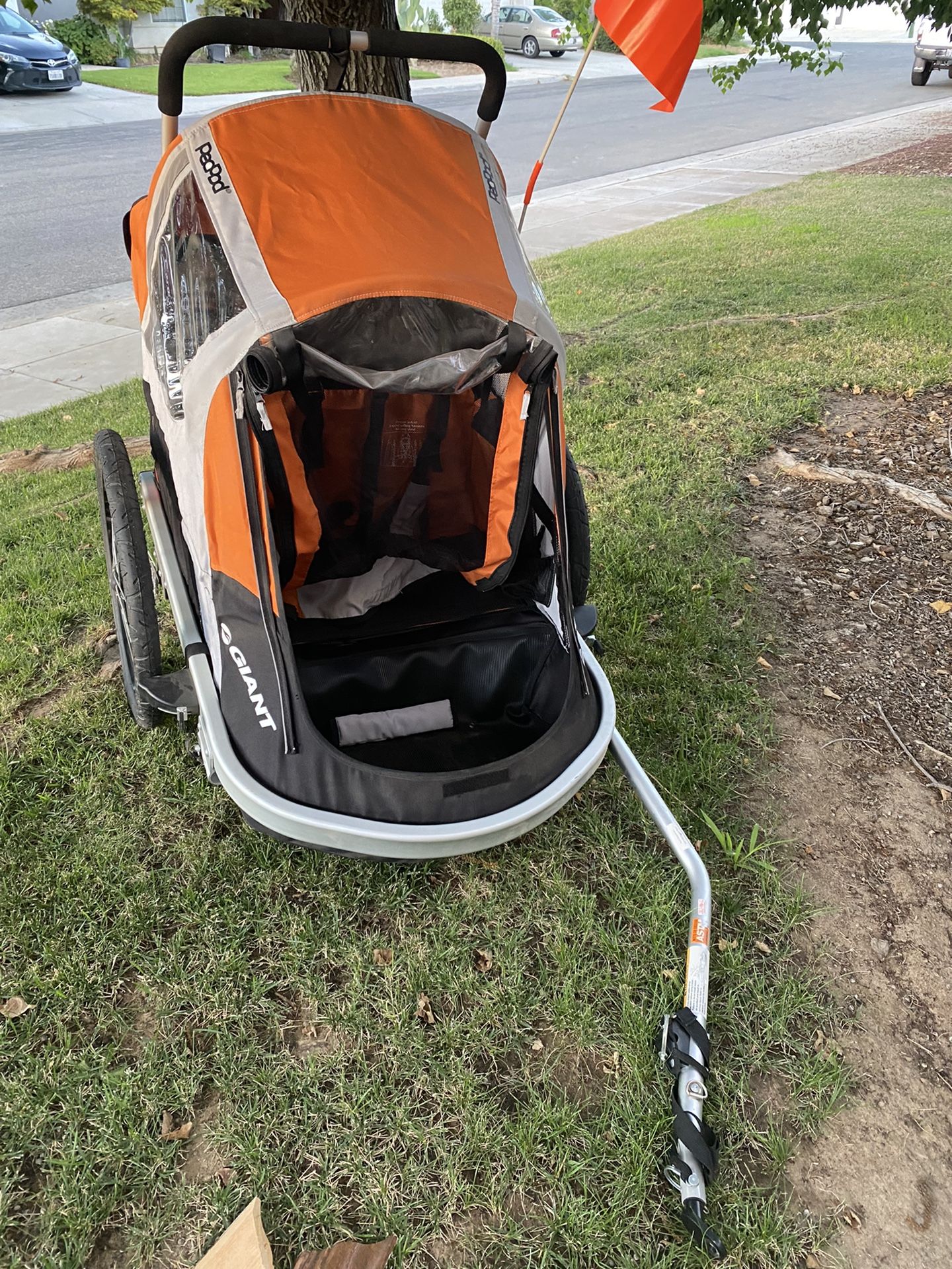 Bike Trailer/stroller Peapod giant for Sale in Fresno, CA OfferUp
