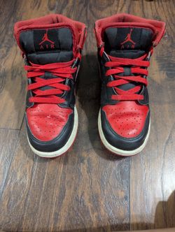 Red Nike Jordan Shoes Boy Size 4