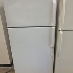 GE 30” Refrigerator Working Perfectly 4 Months Warranty 
