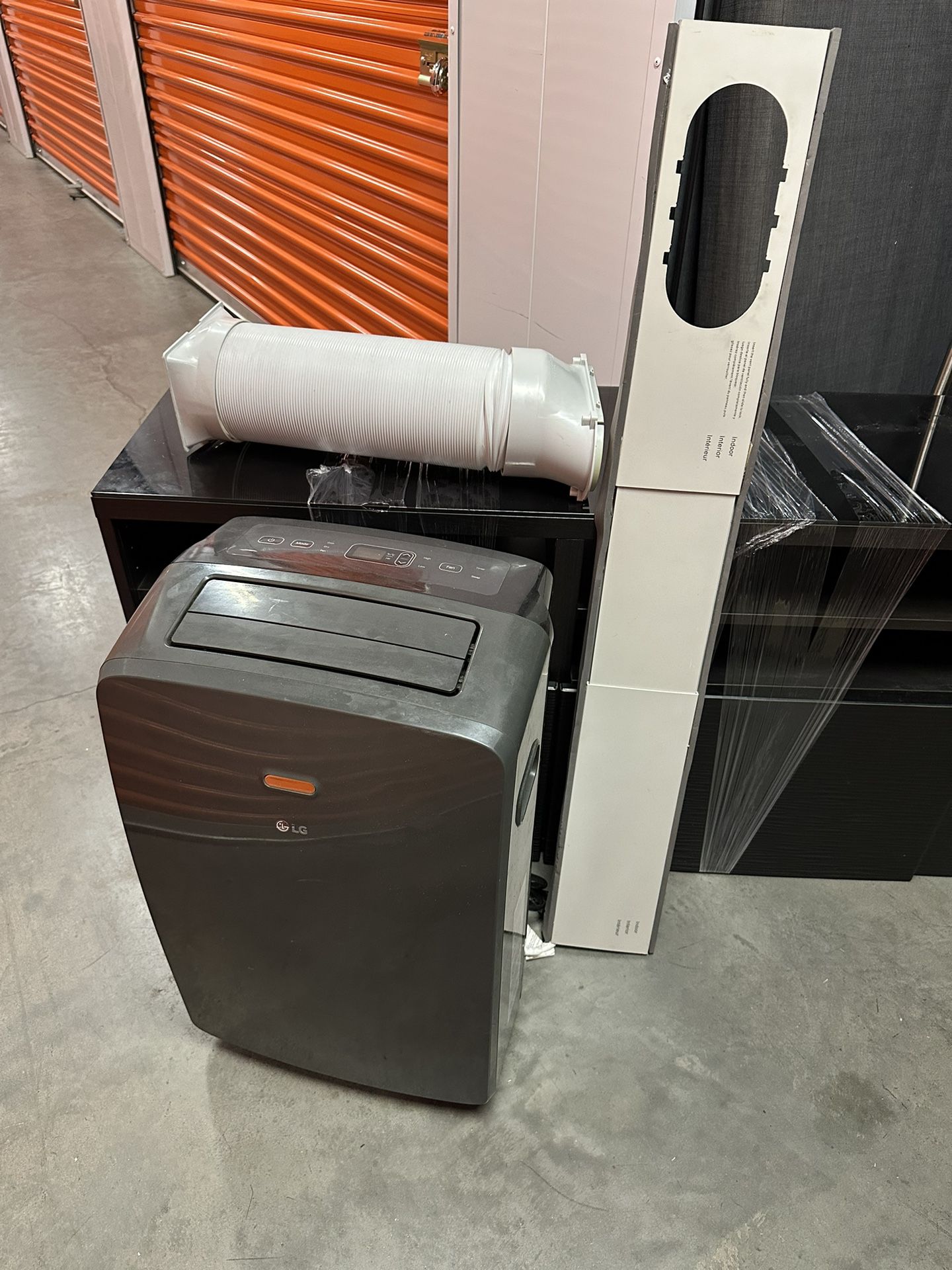 Portable Air Conditioner / LG 7000 BTU