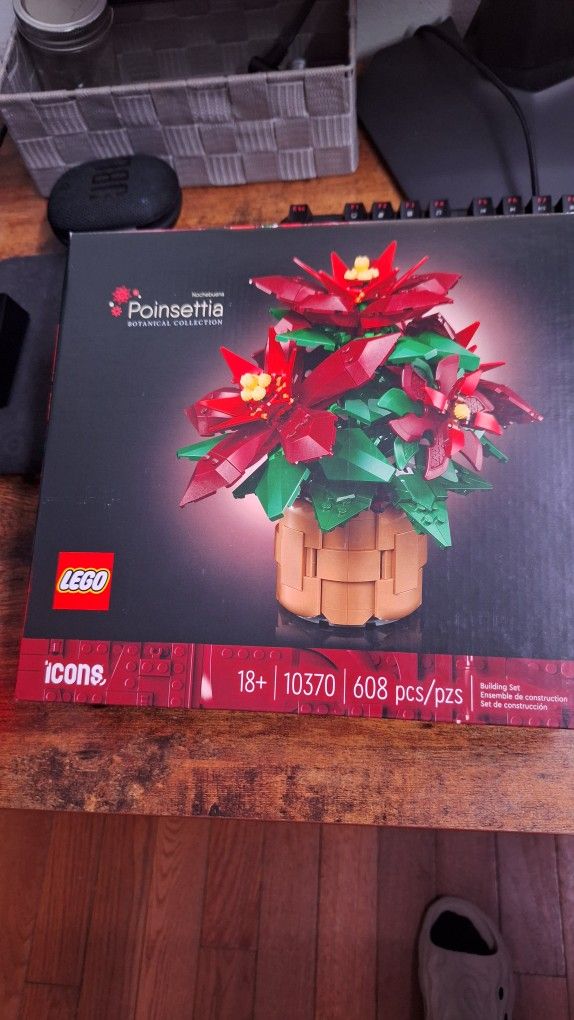 legos poinsettia