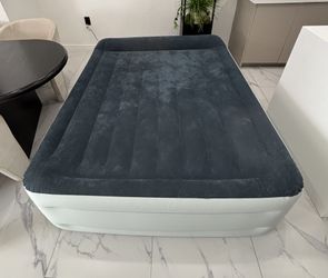 INTEX Queen Air Mattress 18”