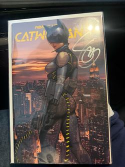 Catwoman 1 signed by Scott Snyder comic book