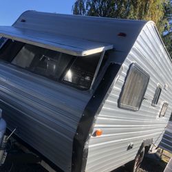 Travel trailer 