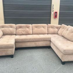 Sectional Couch 