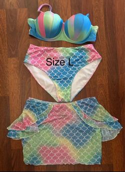 Womens Size L/XL swimwear