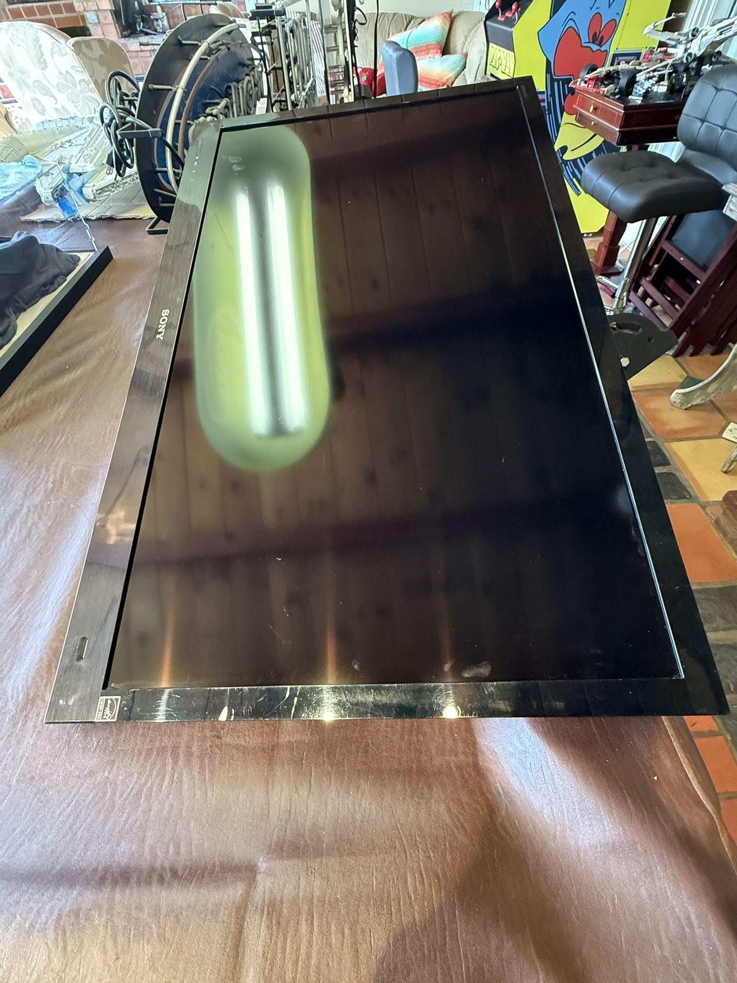 40” Sony Working Tv With Ceiling Mount