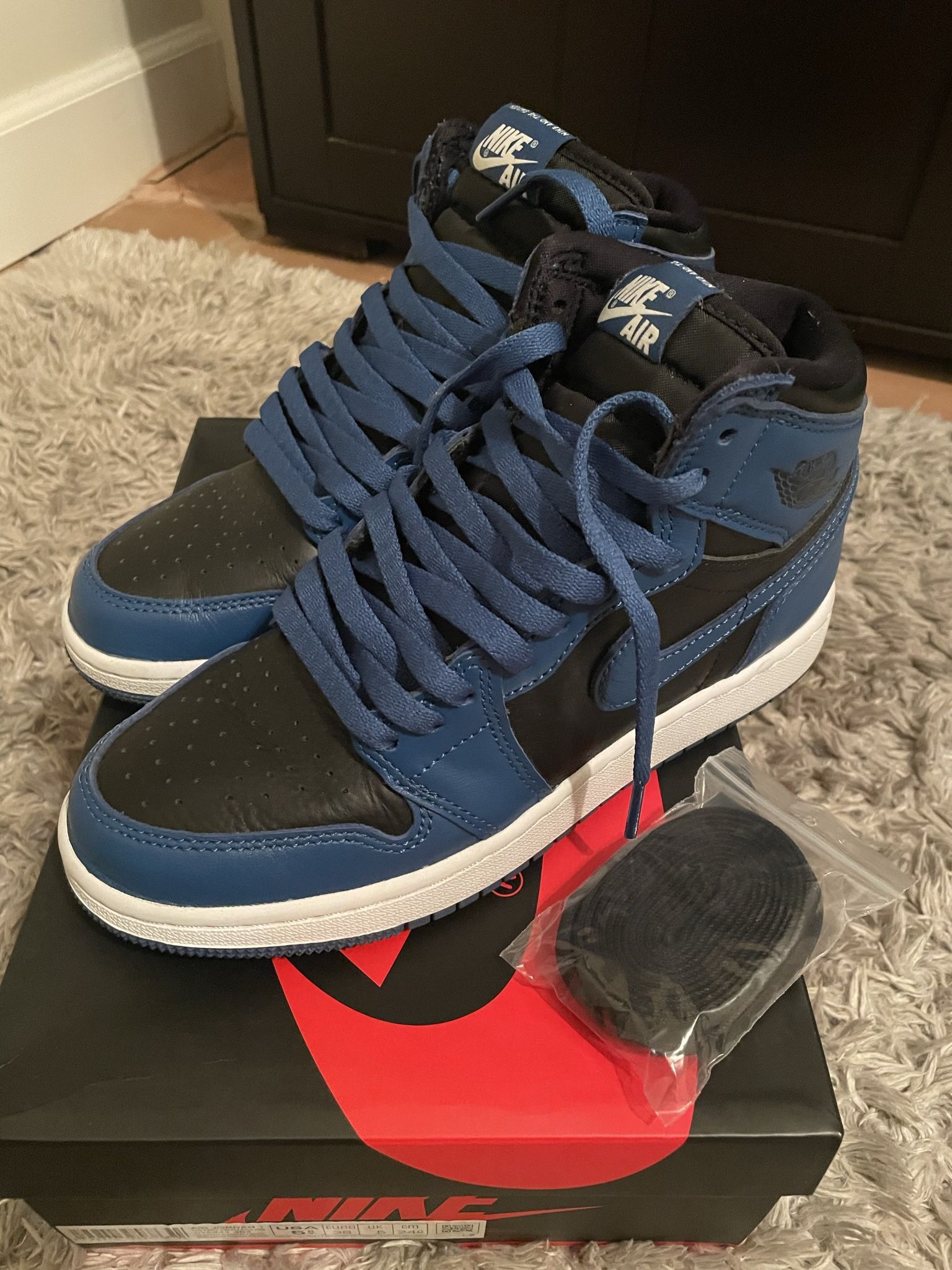 NEW JORDAN 1 HIGH MARINA BLUE