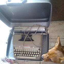 Smith-corona Electric Typewriter 