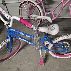 Huffy Sea Star children's bike in blue and pink. 