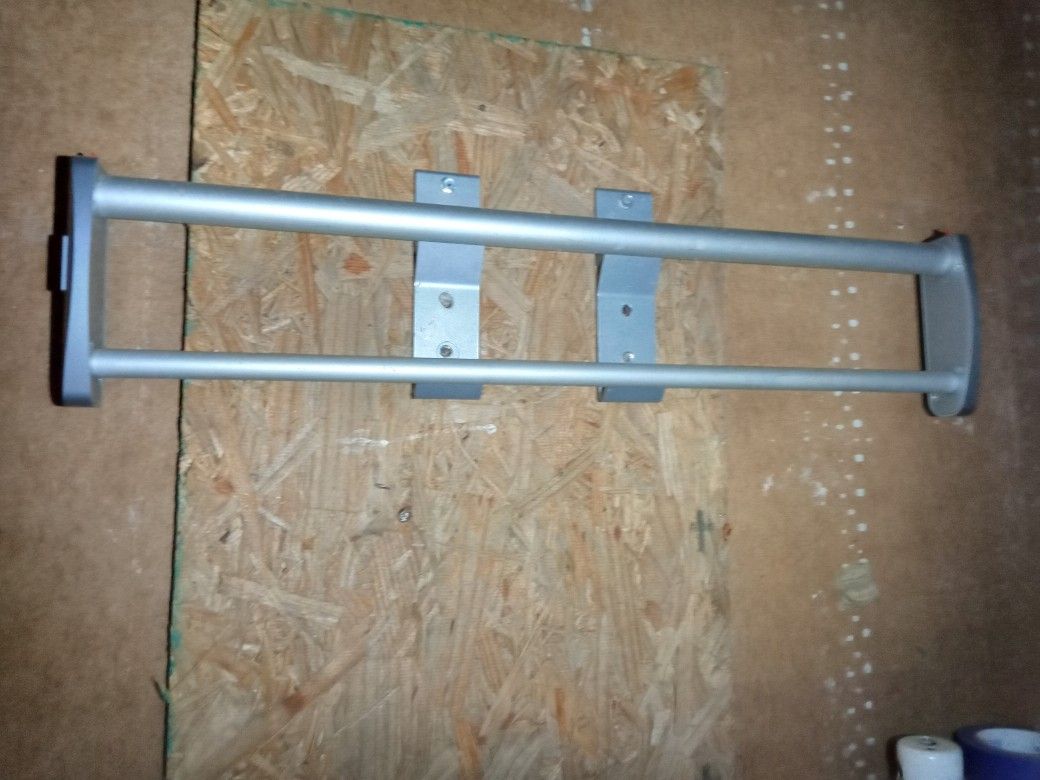 TV Wall Mount With Brackets For The Back Of The TV