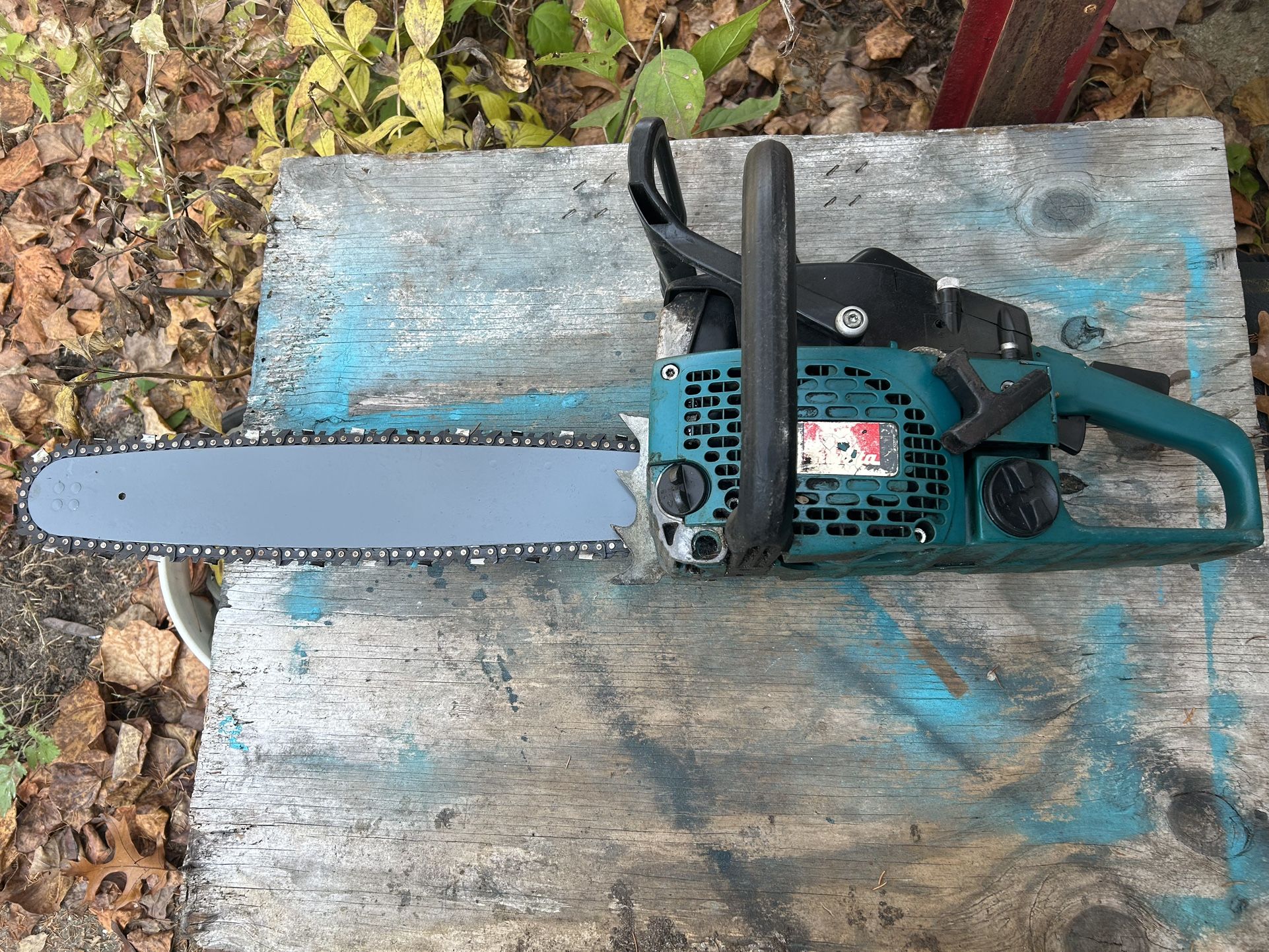 Makita Chainsaw 52001