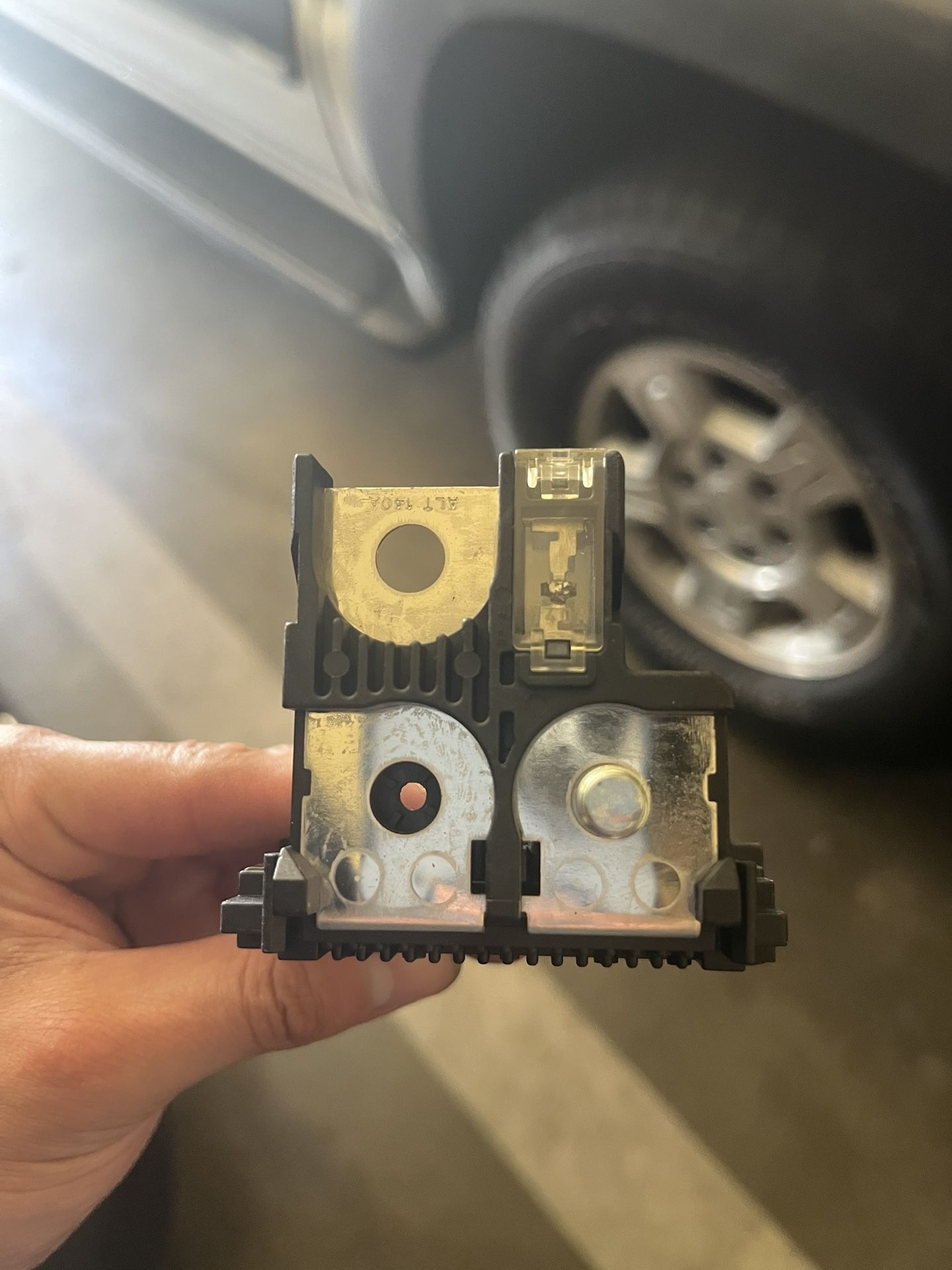 G35 Battery Fuse