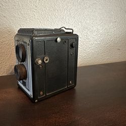 2 Vintage cameras Kodak and Spartus (full info below)