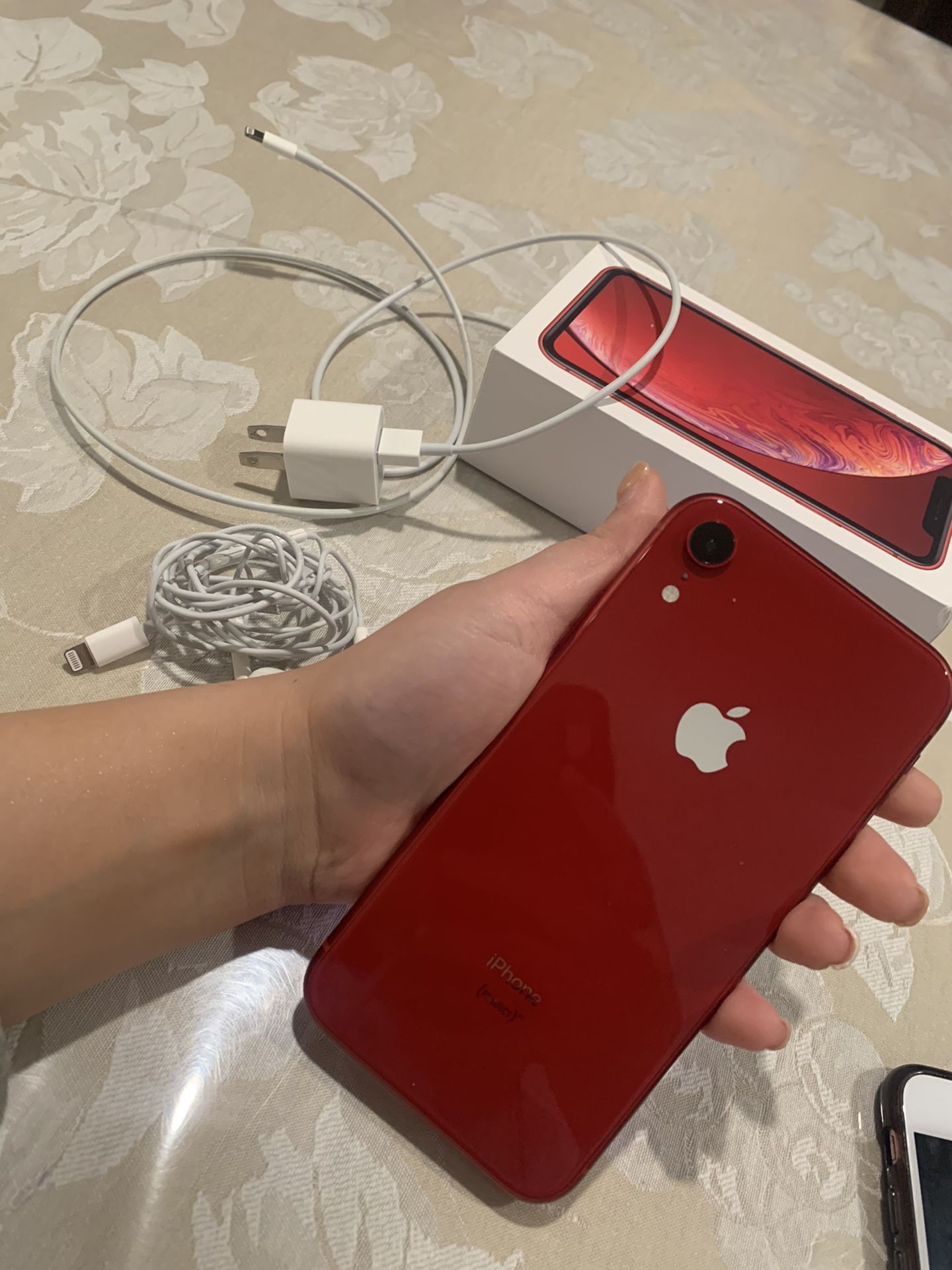 iPhone XR product red