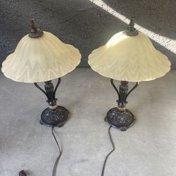 End Table Lamps.  Priced Way Below Retail. Excellent Condition.  2 Lamp Set.