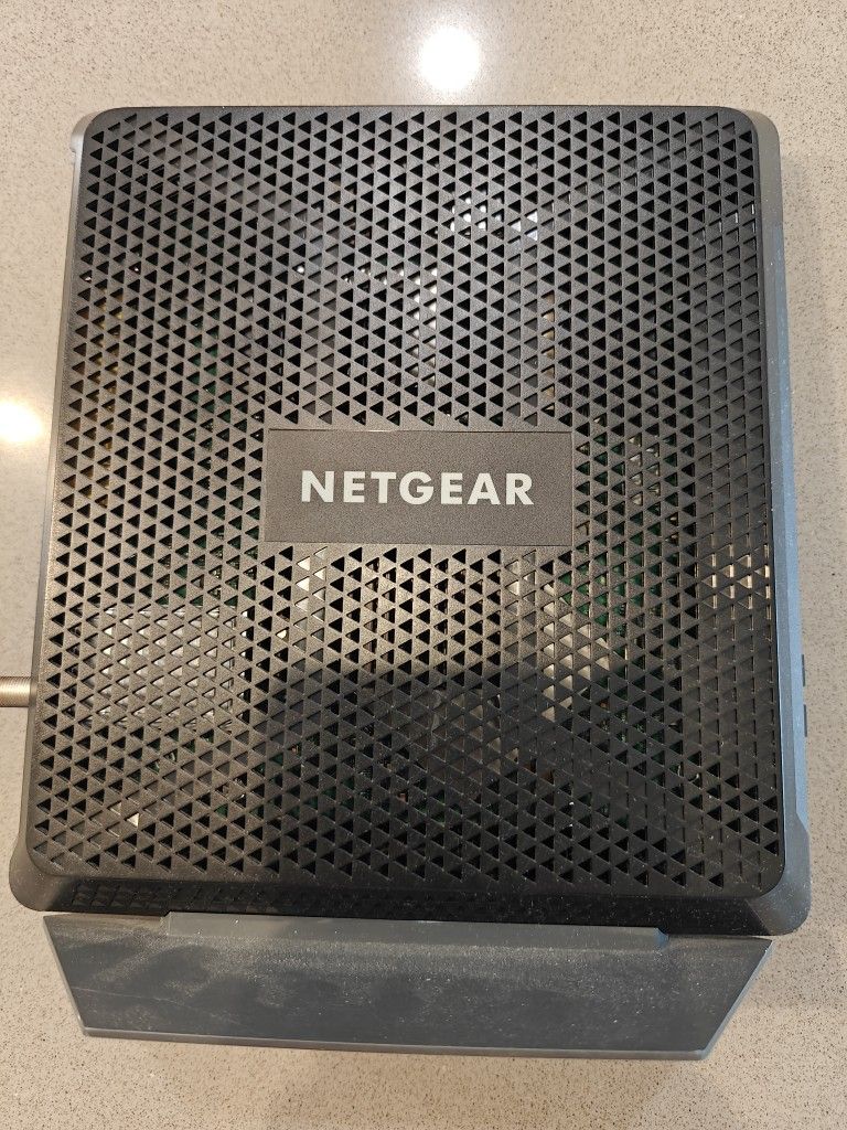 Netgear C7000