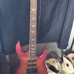 amick/Riff KR-660 Quilted Sunburst Electric Guitar