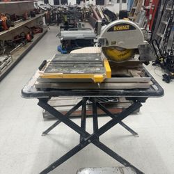 Dewalt D24000 Wetsaw w/ Pump & Stand 