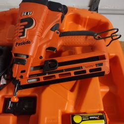 Paslode IM250 LI Angled Finish Nailer