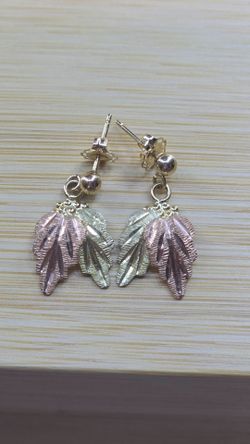 14k/10k gold black hills gold earrings