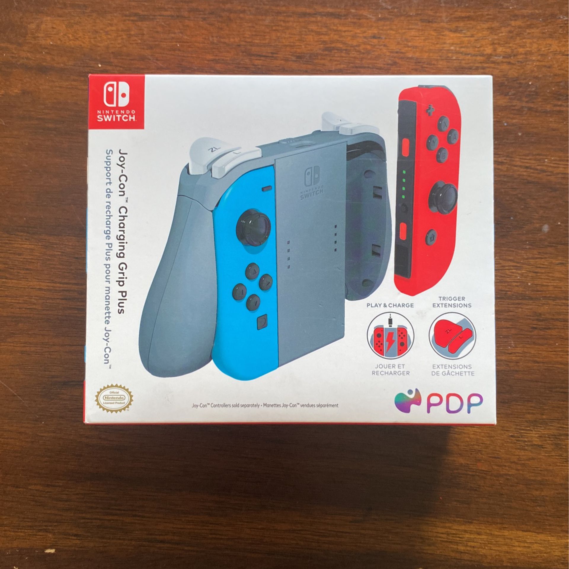 PDP Gaming Joy Con Charging Full Size Grip Plus: Red/Blue - Nintendo  Switch: Video Games 