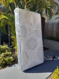 NEW TWIN-SIZE MATTRESS AND BOX SPRING - 2PC