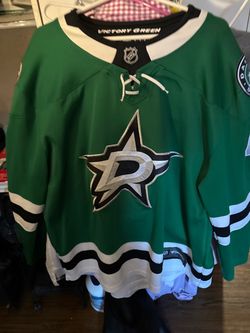 Dallas star Jersey asking  60 Xl