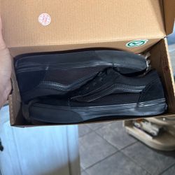 Black Vans Unisex Size 3.5 Big Kids 