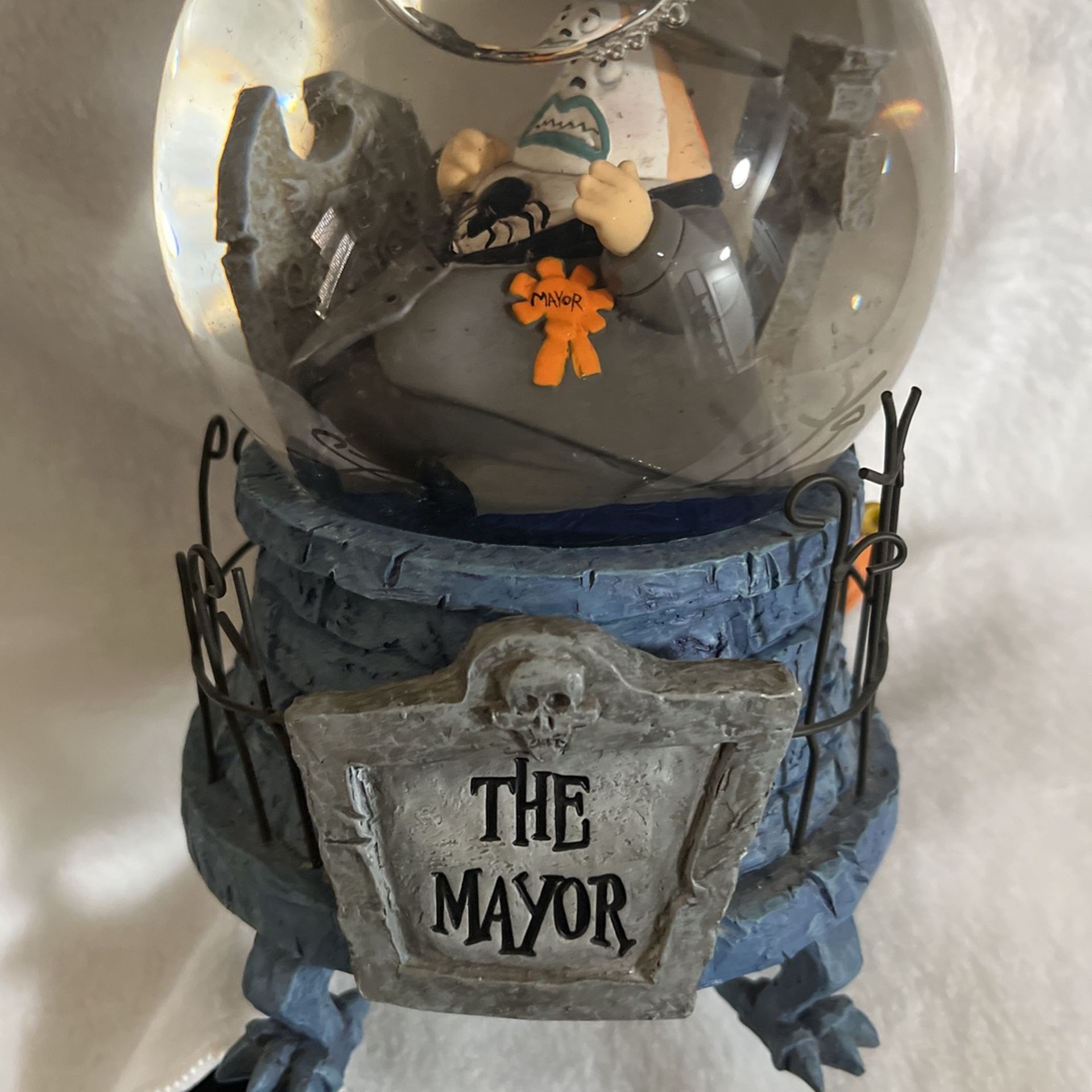 Nightmare Before Christmas “MAYOR” Musical SNOWGLOBE-water a little cloudy