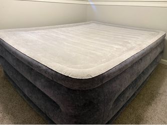 Intex Dura-Beam Deluxe Comfort-Plush Air Mattress 22" Queen with Built-In Electric Pump