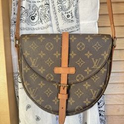 LV Vintage Louis Vuitton MM Chantilly Crossbody