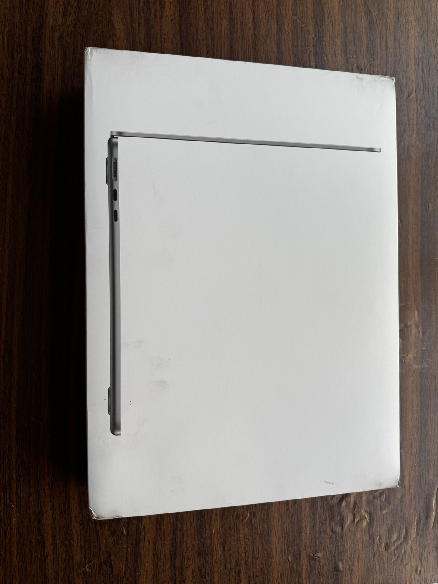 Apple Macbook Air M3 13.6inch 16GB Ram 256GB SSD Laptop Computer Silver Color New in box