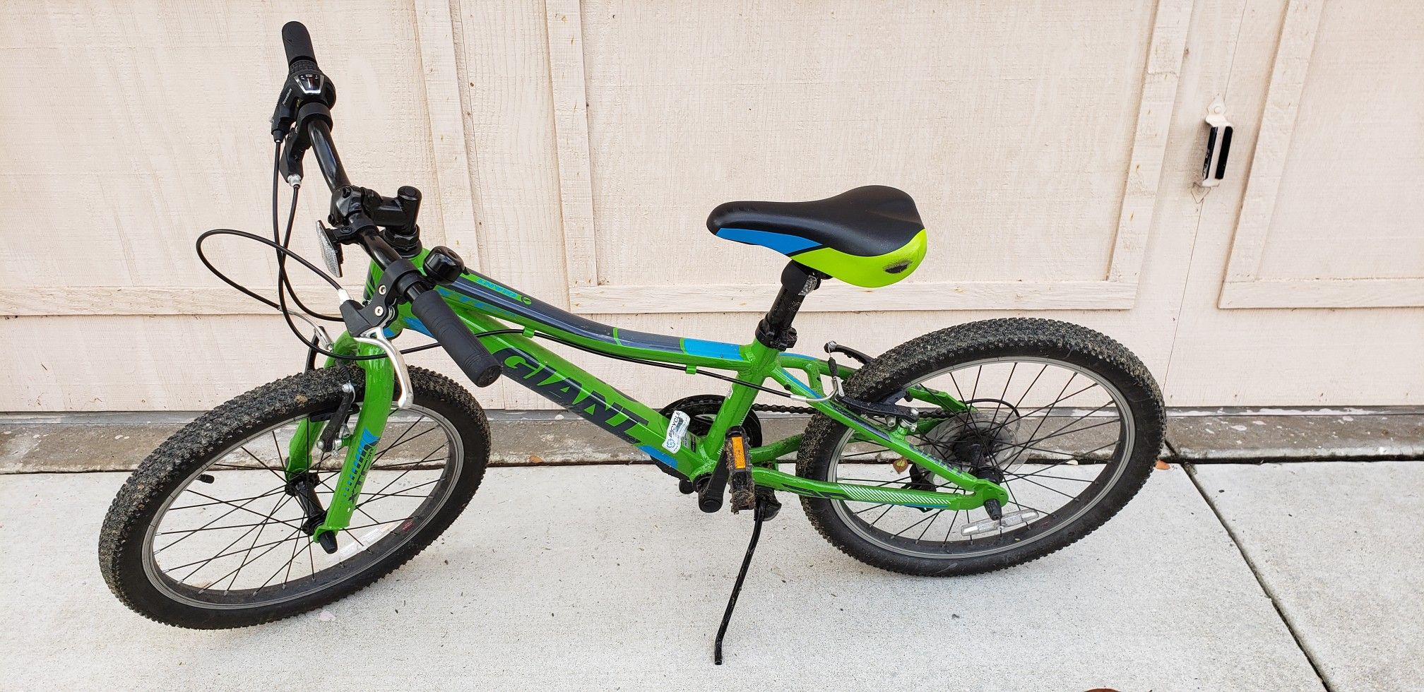 GIANT model XTC young adult bicycle great condition for Sale in