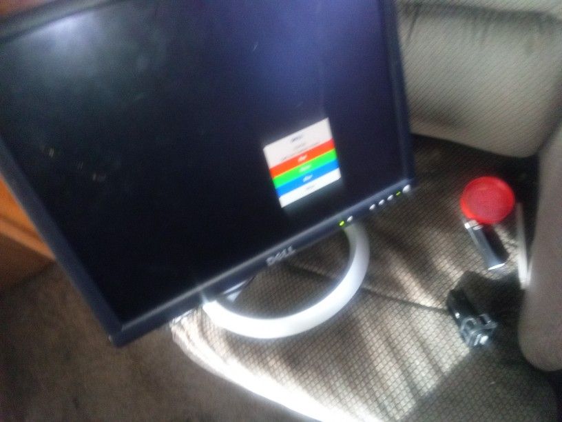 Dell Monitor With Own Built in Stand 