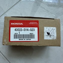 Genuine Honda OEM Rear Brake Pad Kit Fits: 2003-2007 Accord (Pads,Shims,&Grease)