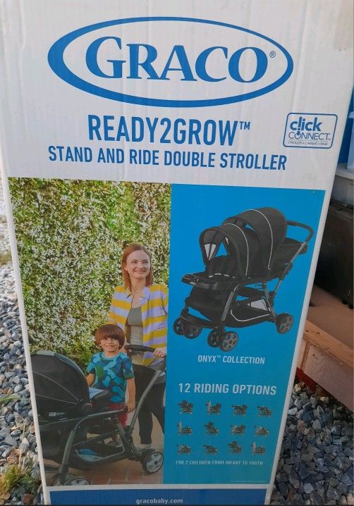 evenflo 3 en 1 EveryKid 3-in-1 Convertible Car Seat Size:137 cm Swivel Head Pocket Flashlight Its spacious design accommodates Gameday display
