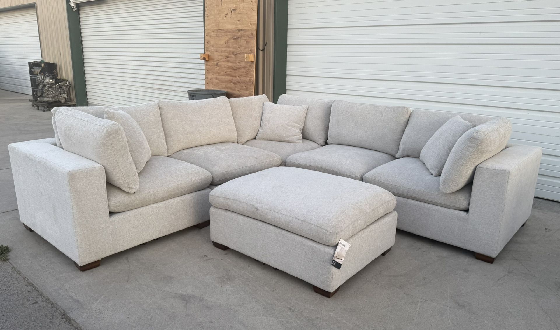 6 PIECE MODULAR SECTIONAL WITH OTTOMAN